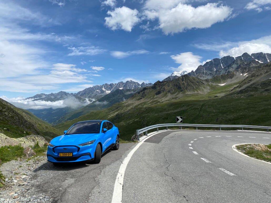 Review: Met de elektrische auto naar Zwitserland