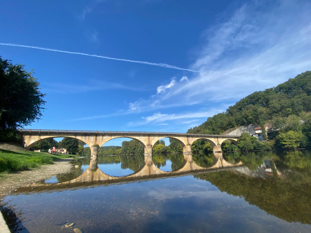 De prachtige omgeving van de Dordogne bij Auriac-du-Périgord