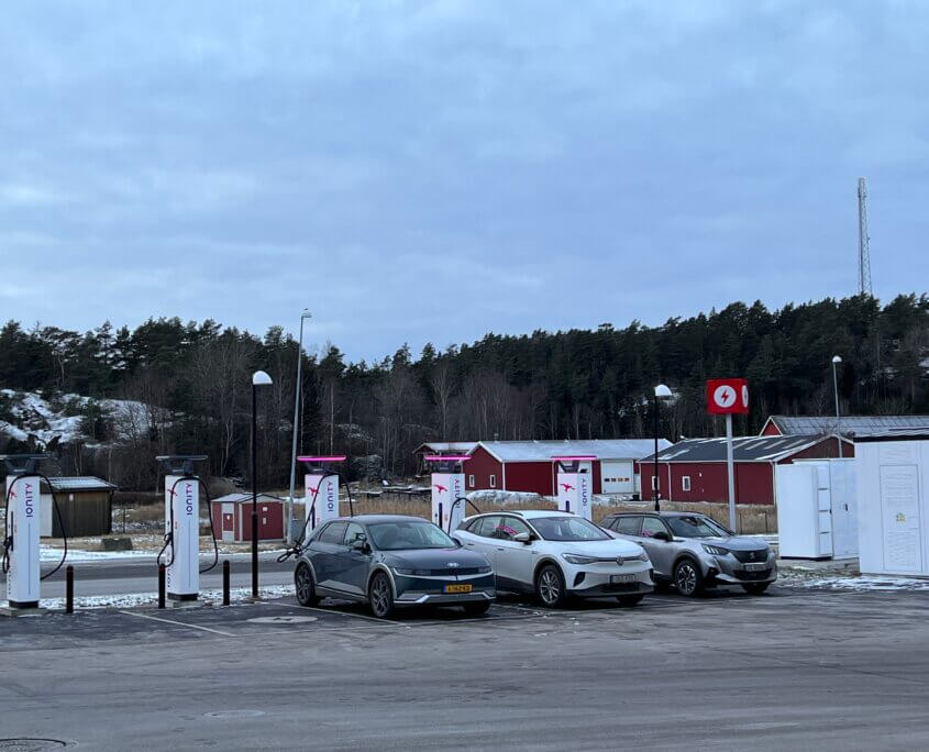 IONITY snelladers in Strömstad Zweden vlakbij de grens van Noorwegen