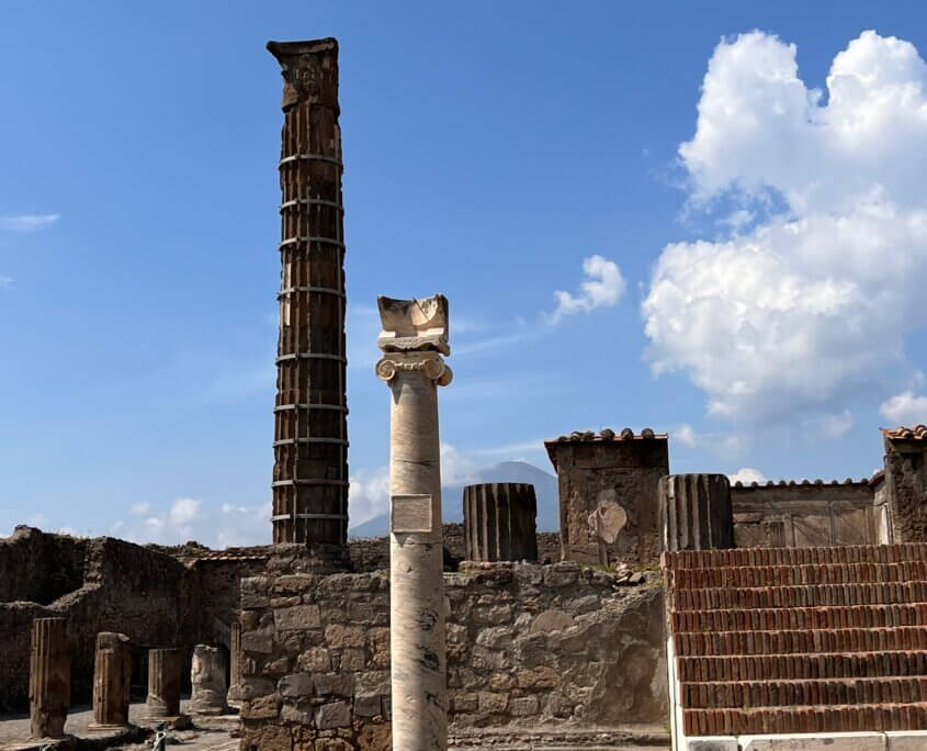 De grote pilaren van het oude Pompeï