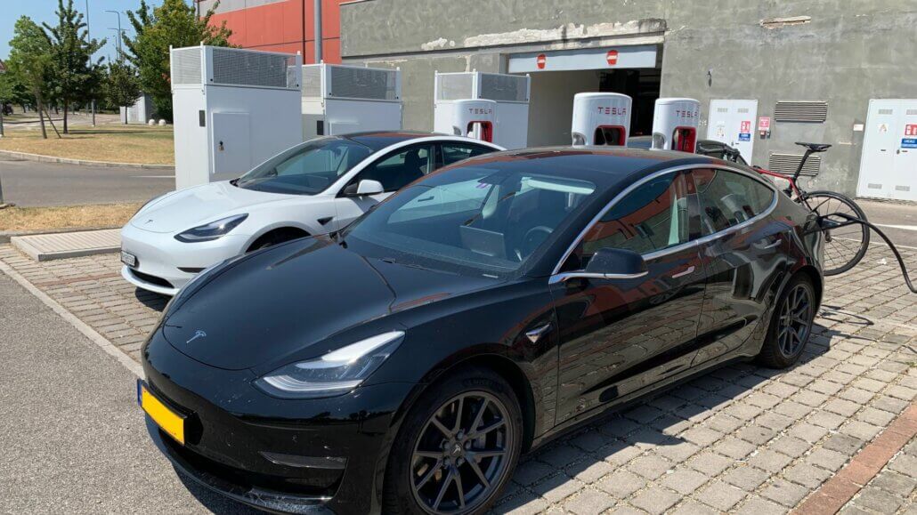 Review: Met de Tesla Model 3 naar Italië op vakantie
