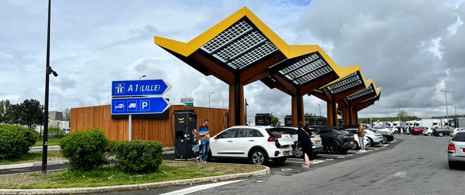 Veel nieuwe snellaadstations beschikbaar tussen Lille en Parijs