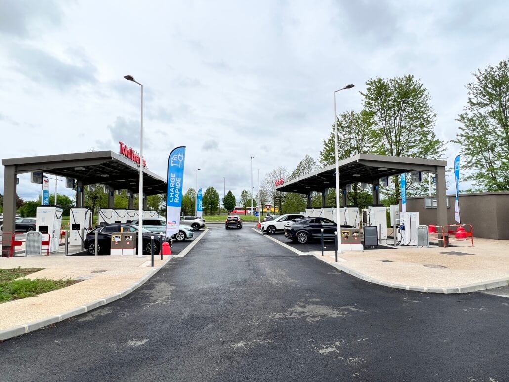 Nieuw Total Energies snellaadstation bij Aire de Coeur des Hauts-de-France langs de A1