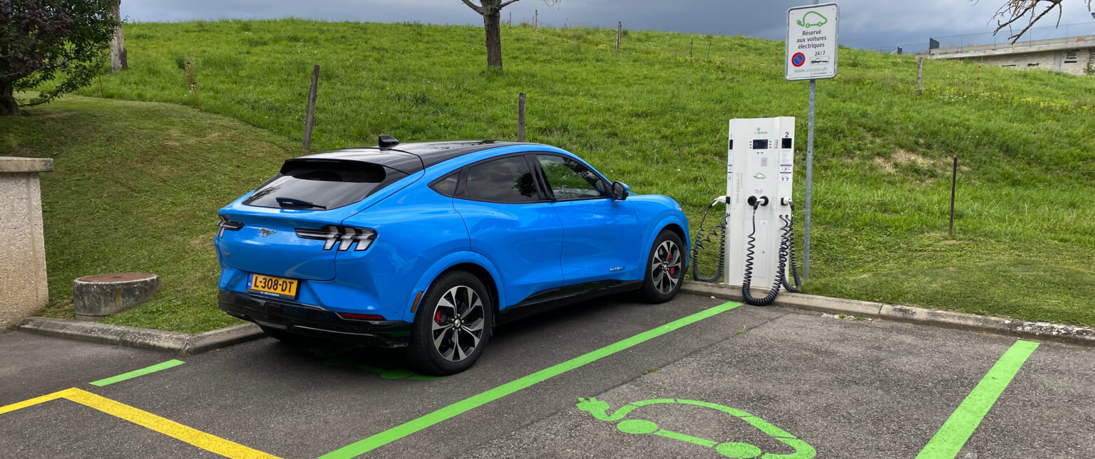 Met de elektrische auto naar Zwitserland