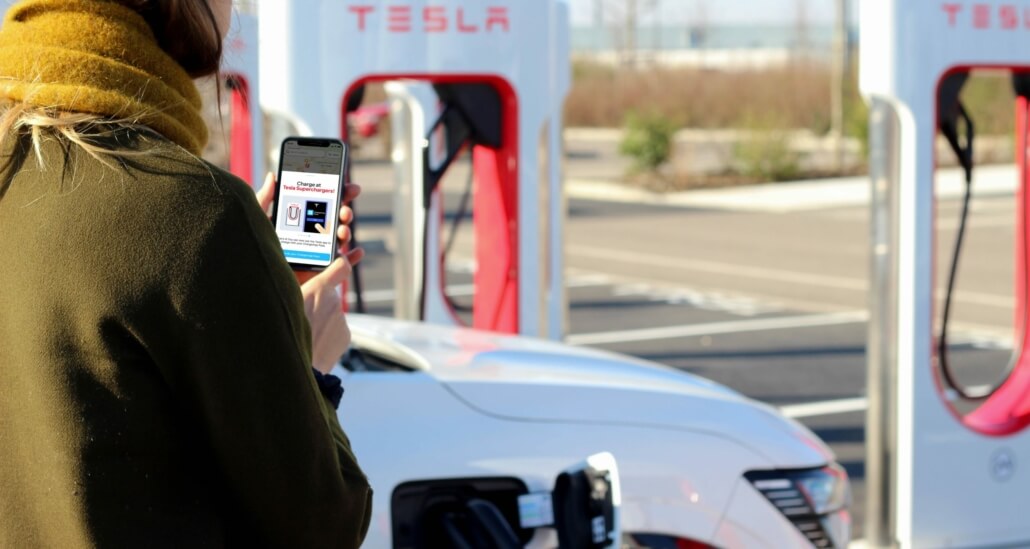 Betalen bij Tesla Superchargers met de Chargemap Pass laadpas