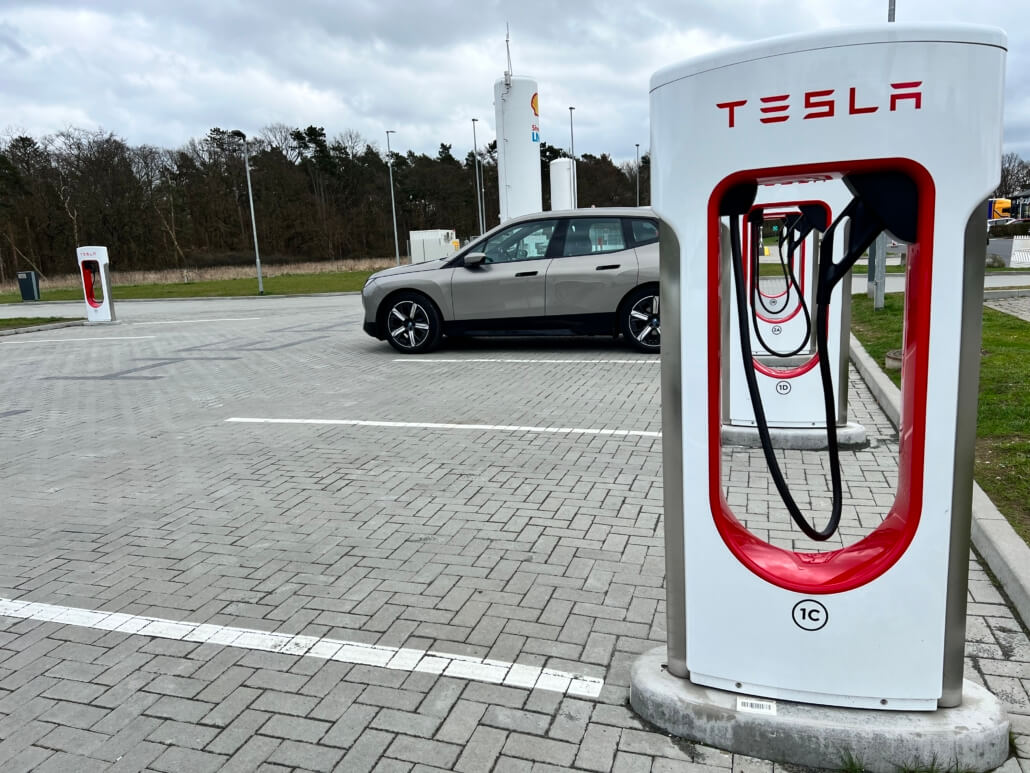 Het Tesla Supercharger netwerk is het beste netwerk van snelladers in Europa