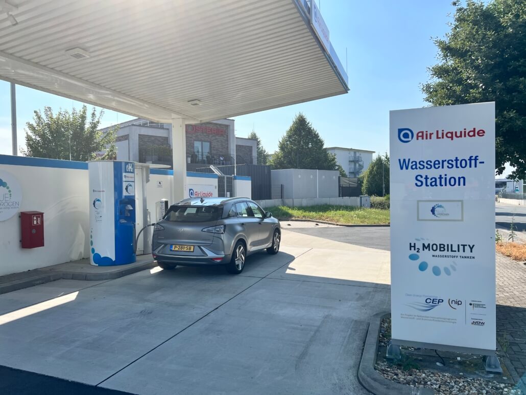 Één van de waterstofstations onderweg in Duitsland waar we niet kunnen betalen met een bankpas (creditcard, Ryd app, pinpas)