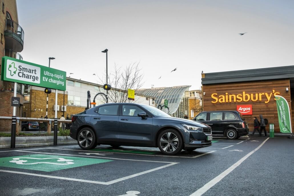 Sainsbury supermarkten gaan EV-rijders in het Verenigd Koninkrijk verder op weg helpen