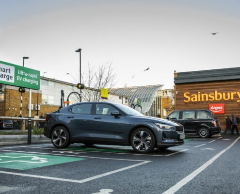Sainsbury supermarkten gaan EV-rijders in het Verenigd Koninkrijk verder op weg helpen