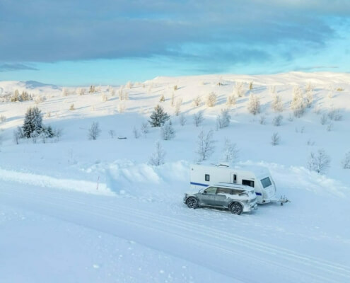 Review: wintersportvakantie met de Kia EV9 én caravan in Noorwegen