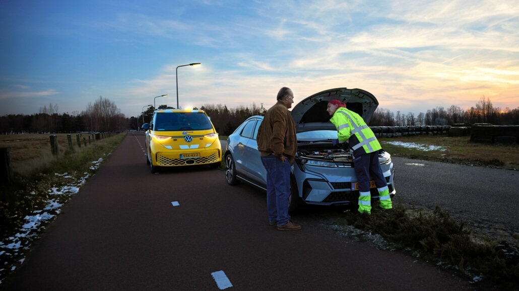 Naast een autoverzekering voor de elektrische auto sluiten veel vakantiegangers ANWB Pechhulp Europa af