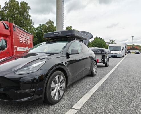 Review: kamperen met de Tesla Model Y én daktent in Denemarken
