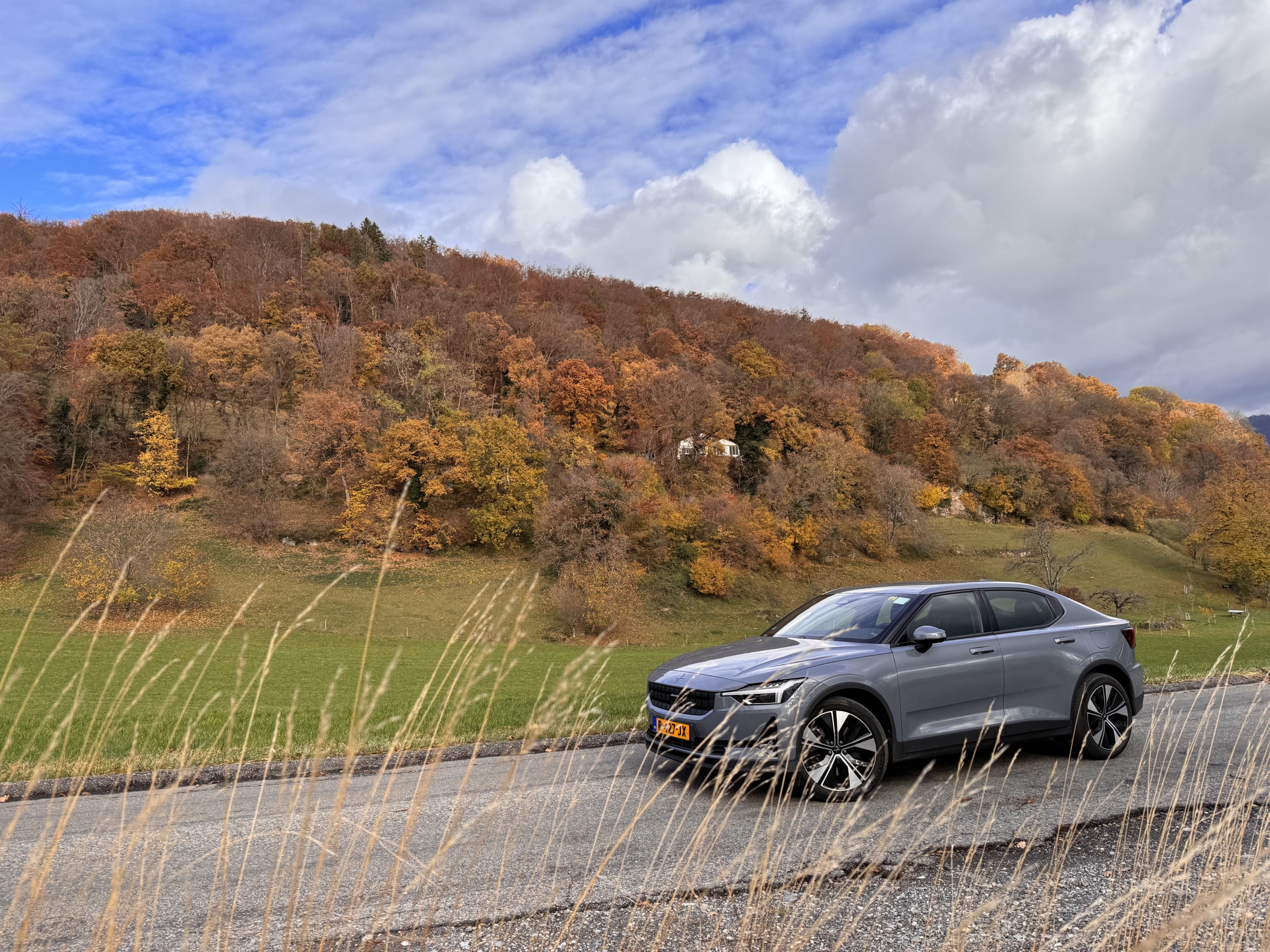 De Polestar 2 is één van de populairste EV's onder vakantiegangers in 2024